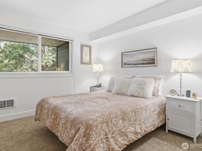 300 N 130th Street W 2205, Seattle WA 98133