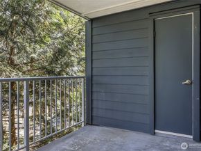 300 N 130th Street W 2205, Seattle WA 98133