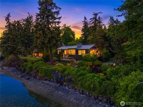 16221 Reitan Road NE, Bainbridge Island WA 98110