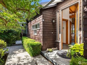 16221 Reitan Road NE, Bainbridge Island WA 98110