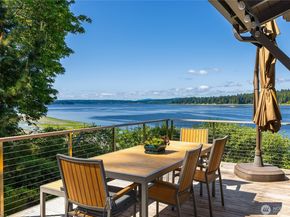 16221 Reitan Road NE, Bainbridge Island WA 98110