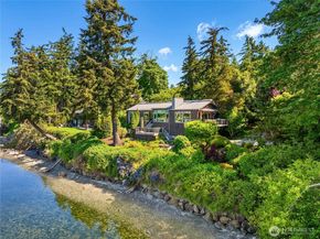 16221 Reitan Road NE, Bainbridge Island WA 98110