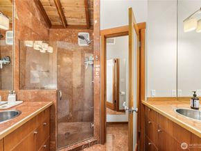 16221 Reitan Road NE, Bainbridge Island WA 98110