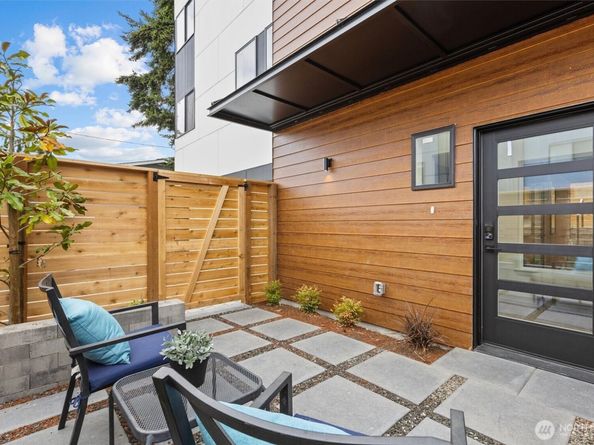 5446 40th Avenue SW, Seattle WA 98136