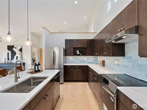 8625 30th Avenue SW, Seattle WA 98126