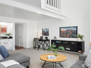 13730 15th Avenue NE G204, Seattle WA 98125