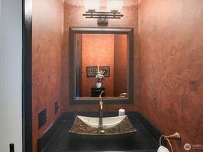 13730 15th Avenue NE G204, Seattle WA 98125
