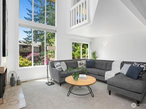 13730 15th Avenue NE G204, Seattle WA 98125