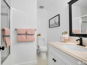 13730 15th Avenue NE G204, Seattle WA 98125