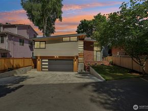 12582 Riviera Place NE, Seattle WA 98125