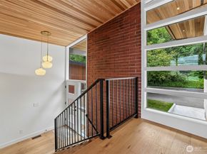 12582 Riviera Place NE, Seattle WA 98125