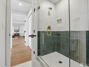 12582 Riviera Place NE, Seattle WA 98125