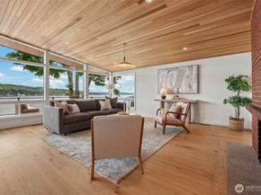 12582 Riviera Place NE, Seattle WA 98125