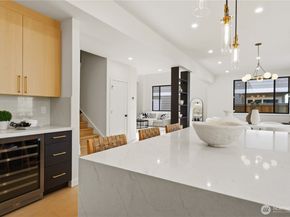 1122 N 34th Street, Renton WA 98056