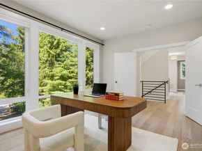 16003 SE 43rd Street, Bellevue WA 98006