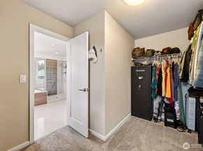 5530 Douglas Avenue SE, Auburn WA 98093