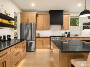 10827 104th Avenue NE 1, Kirkland WA 98033