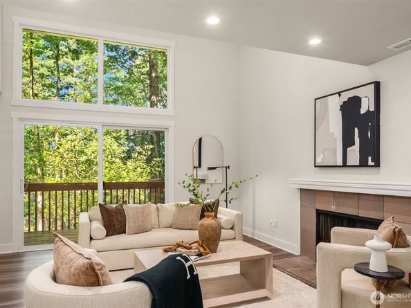 4283 152nd Court SE 2B, Bellevue WA 98006