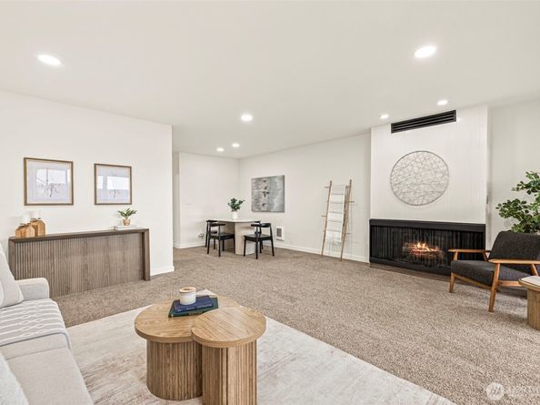 2929 76th Avenue SE 208, Mercer Island WA 98040