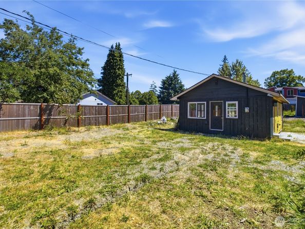 11410 8th Avenue S, Burien WA 98168