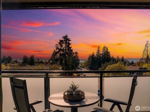 11230 NE 68th Street C, Kirkland WA 98033