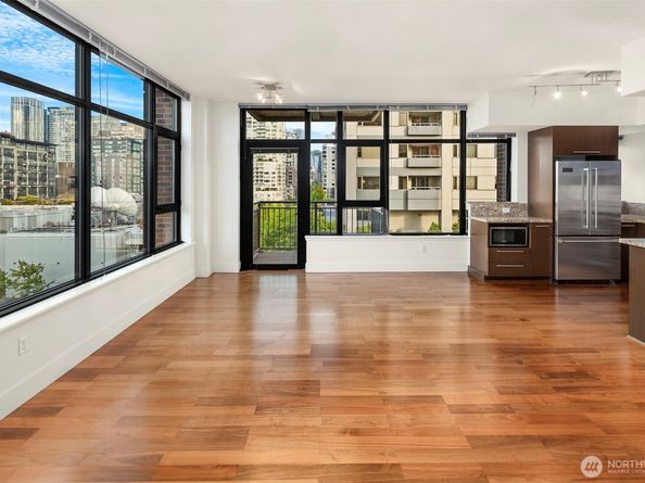 2911 2nd Avenue 902, Seattle WA 98121