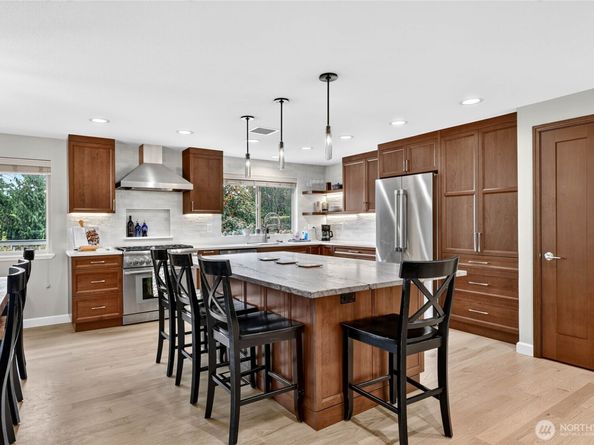 2315 SW 118th Court, Burien WA 98146