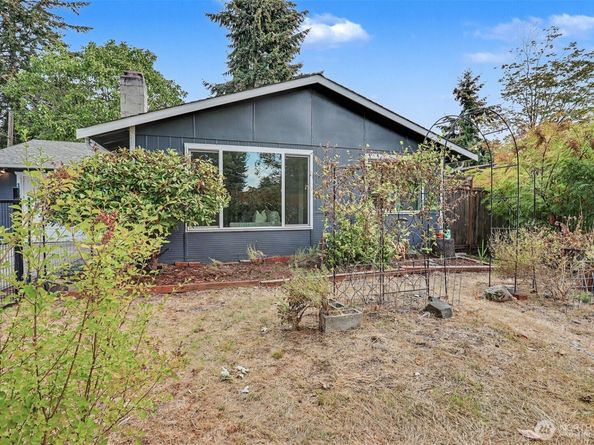 13932 4th Avenue SW, Burien WA 98166