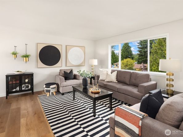 10125 NE 202nd St, Bothell WA 98011