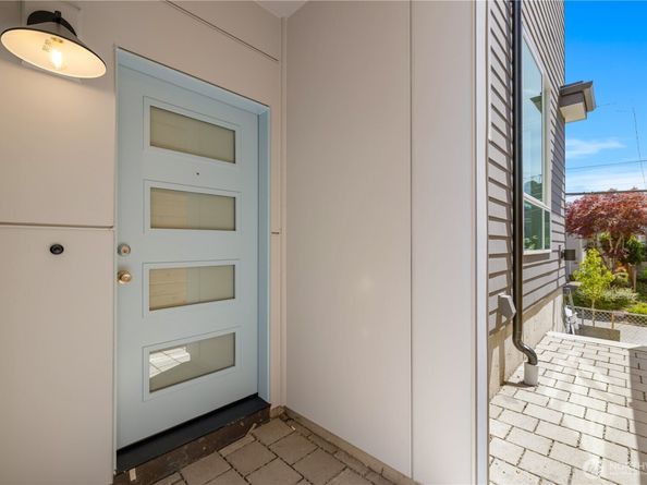 2230 D NW 60th Street, Seattle WA 98107