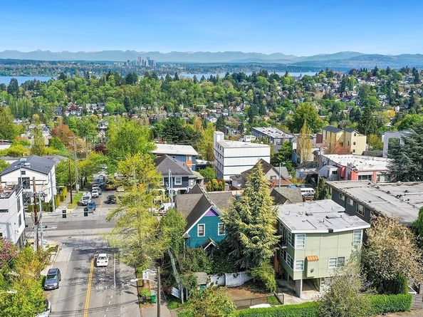 137 23rd Avenue E, Seattle WA 98112