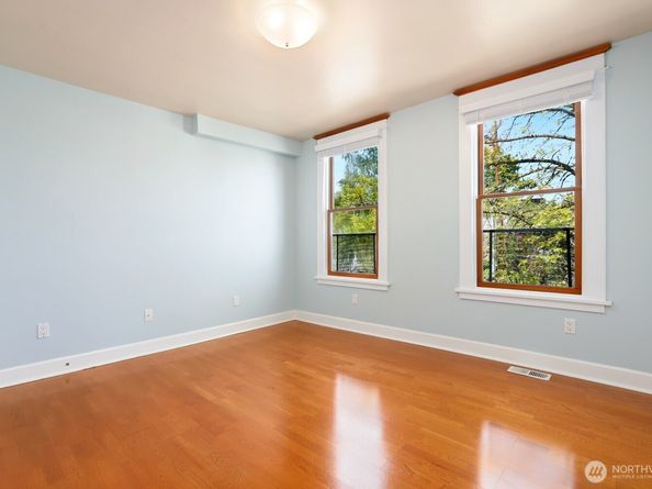 137 23rd Avenue E, Seattle WA 98112
