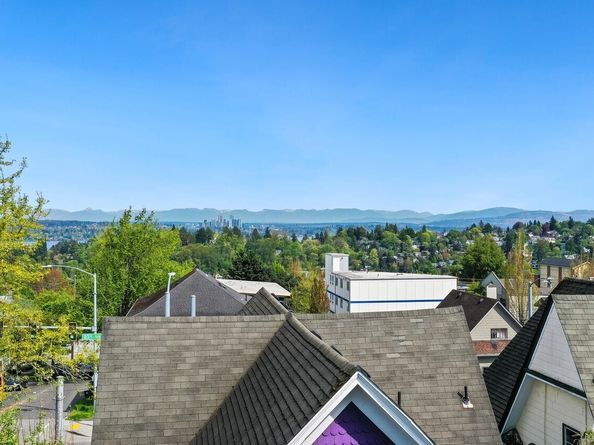 137 23rd Avenue E, Seattle WA 98112