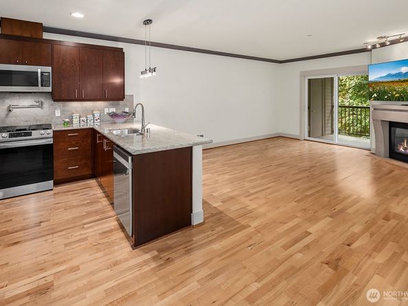 18609 SE Newport Way 408, Issaquah WA 98027