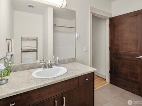 18609 SE Newport Way 408, Issaquah WA 98027