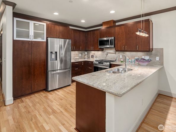 18609 SE Newport Way 408, Issaquah WA 98027