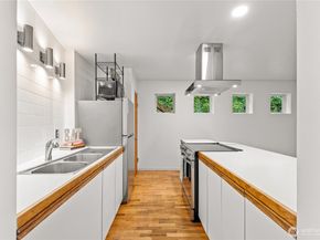 11130 Seola Beach Drive SW, Seattle WA 98146