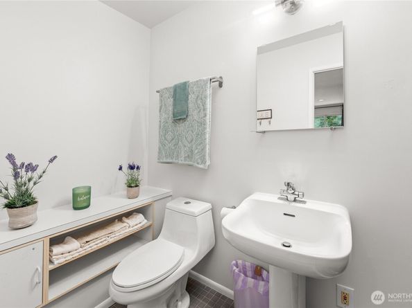 11130 Seola Beach Drive SW, Seattle WA 98146