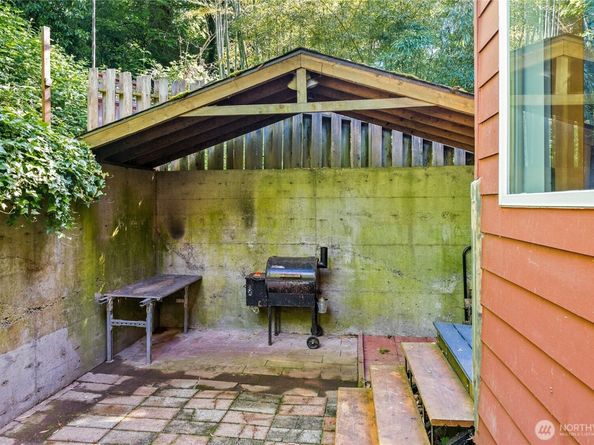11130 Seola Beach Drive SW, Seattle WA 98146