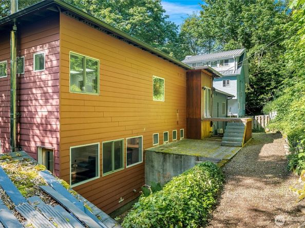 11130 Seola Beach Drive SW, Seattle WA 98146