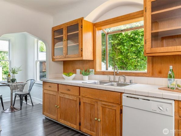 2230 Perry Avenue, Bremerton WA 98310