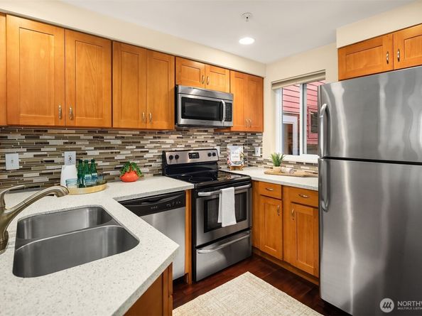 15711 Waynita Way NE H106, Bothell WA 98011