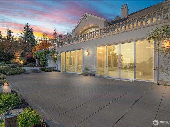 4205 SW Point Robinson Road, Vashon WA 98070