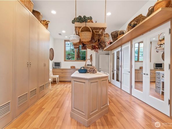 4205 SW Point Robinson Road, Vashon WA 98070
