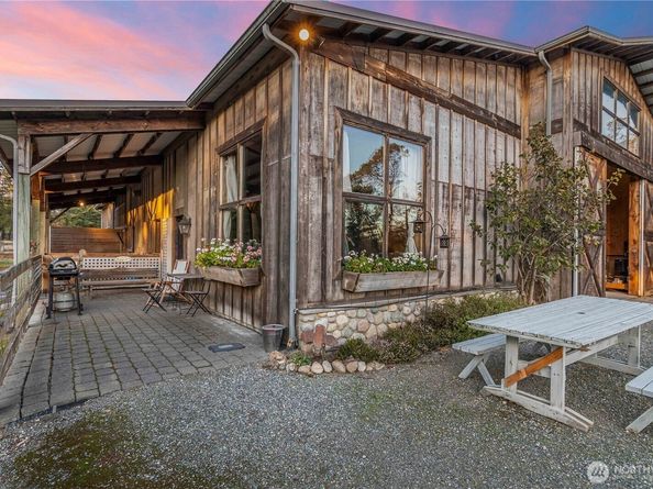 4205 SW Point Robinson Road, Vashon WA 98070