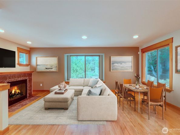 132 N 101st Street, Seattle WA 98133