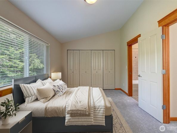 132 N 101st Street, Seattle WA 98133