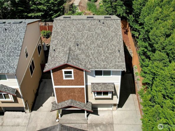 132 N 101st Street, Seattle WA 98133