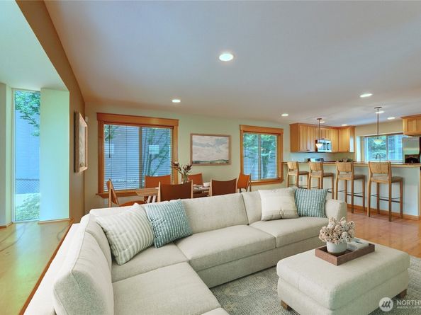 132 N 101st Street, Seattle WA 98133