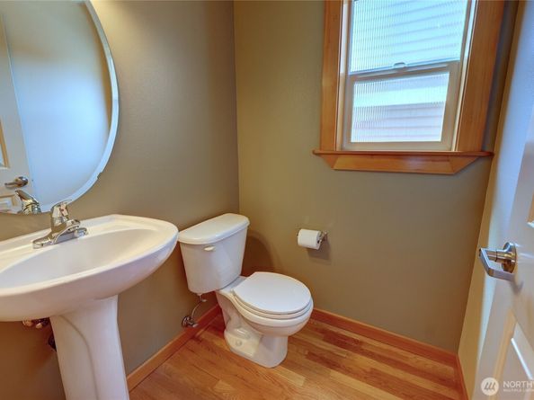 132 N 101st Street, Seattle WA 98133